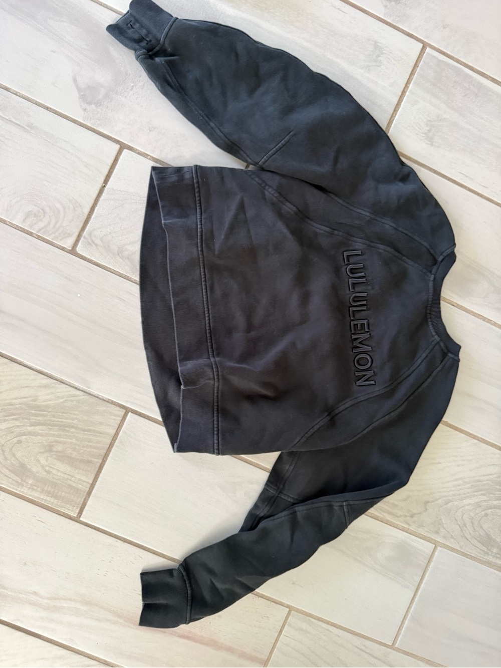 lululemon athletica Women's Black Cropped Sweatshirt